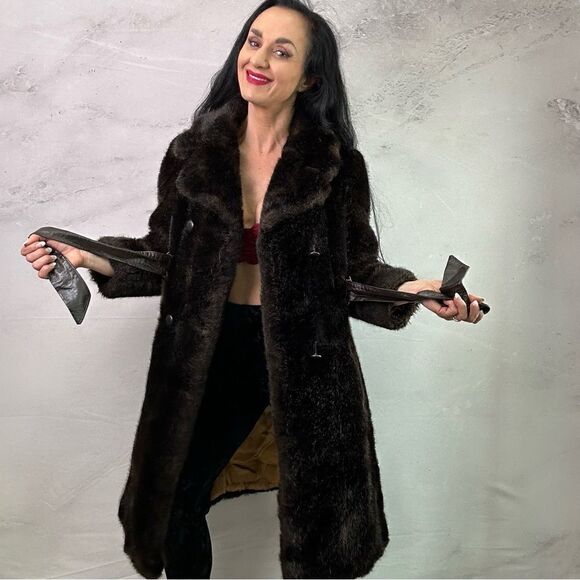 Mill-Minx exclusive designed by DeMilo faux fur vintage heavy lined coat - Picture 1 of 8
